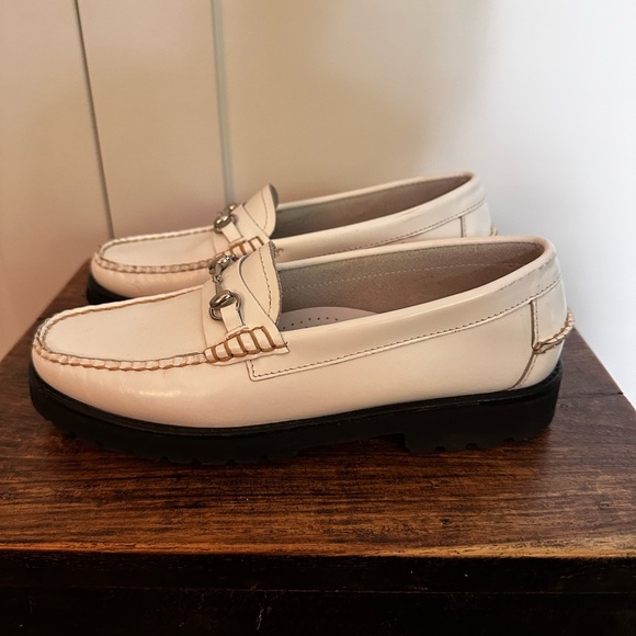GH Bass Weejuns sz 8 White Liliana lug sole loafer with silver horsebit detail. - Picture 2 of 9
